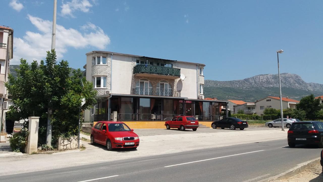 Apartman Julienne Kaštela エクステリア 写真